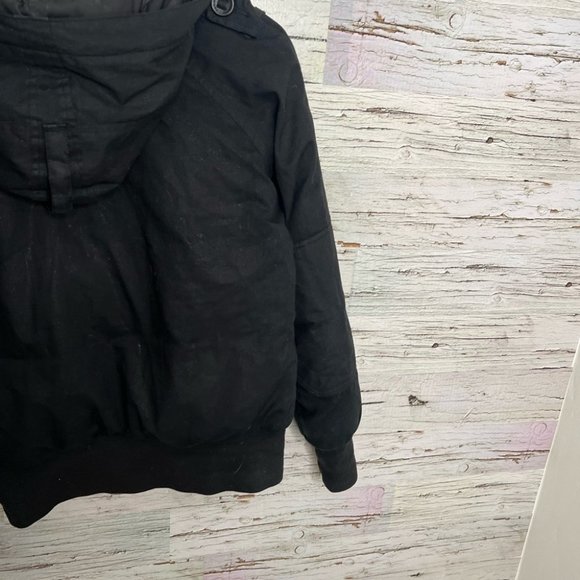 Aritzia community puffer black jacket size medium - Picture 13 of 13